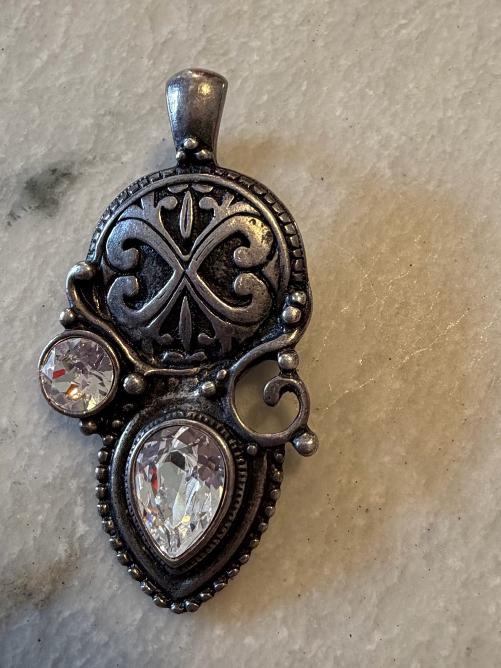 Antique-Style Silver Teardrop Crystal Pendant Necklace - Clear